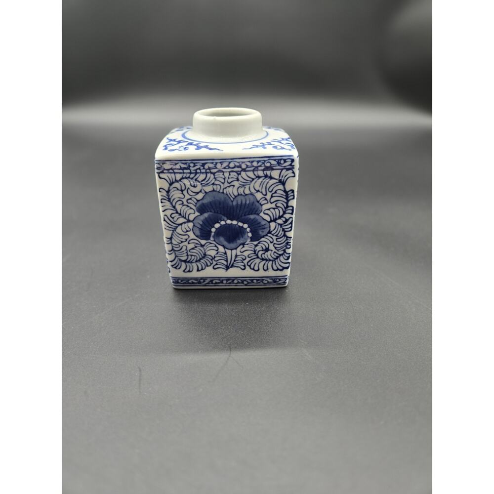 Two's Company Canton Collection ceramic rectangular blue and white tea caddy